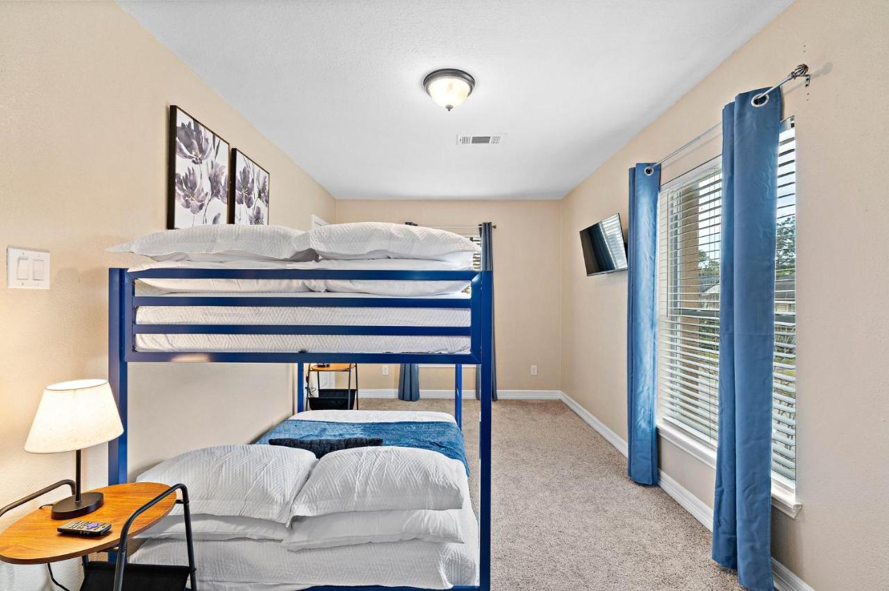 Nr Med Center, Dt, Midtown Game Room Sleep 16 Хюстън Екстериор снимка